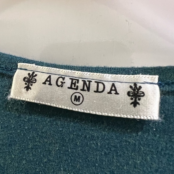 Great Condition Agenda Blue Flower Print Short Sleeve Blouse - Picture 2 of 2